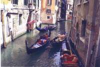 Venice gondoliers want monopoly?