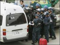 Former Japanese gangster surrenders himself to police