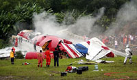 One Dead as Plane Crashes on Thai Resort Island