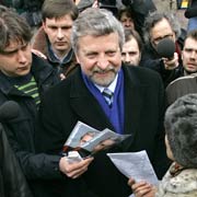 Belarus opposition leader urges solidarity in face of growing crackdown