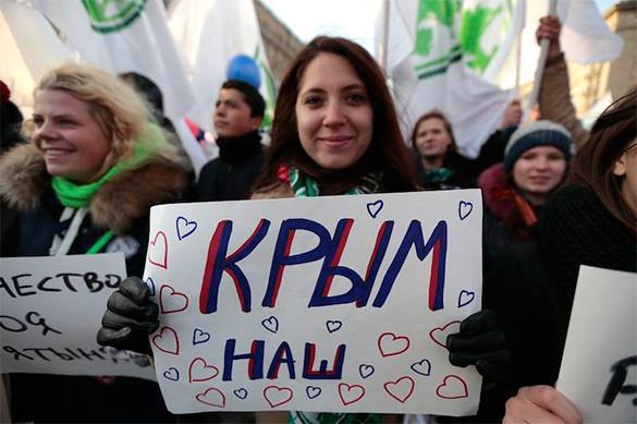 Ukraine's chances to return Crimea are zero. Poster: Crimea is Ours!