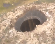 Giant sinkhole in Russia's north puzzles scientists. 53186.png