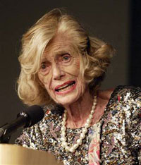 Eunice Kennedy Shriver Dies in Hospital at 88