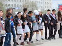 Yakutian students dance to bid farewell to school years. 47194.jpeg