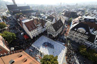 About 15,000 enthusiasts assemble world's largest jigsaw puzzle