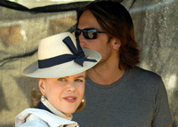 Nicole Kidman's alcoholic husband Keith Urban greeted in Australia with bottle of booze