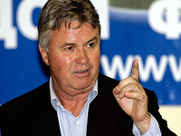 Hiddink Stays in Charge of Russia