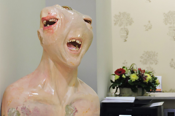 Terrifying monument to toothache installed in St. Petersburg dental clinic. 60259.jpeg