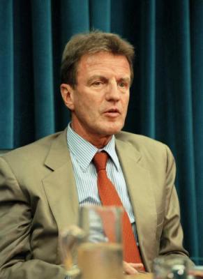 New French Foreign Minister Bernard Kouchner to visit Lebanon