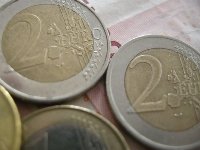 Euro Rises Against Dollar
