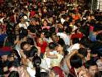 Manila pre-Valentine kissing festival: 2,000 couples to lock lips