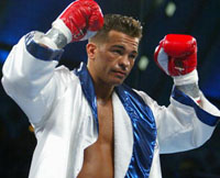 Former world featherweight champ arrested again