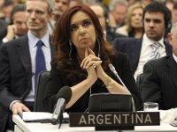 Argentina slaps Britain very carefully, yet hopefully. 47359.jpeg