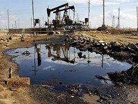 BP Makes Progress in Containing Giant Oil Leak