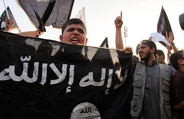 Fighters execute 10 in Syria, taking them for gays and drug addicts. ISIS