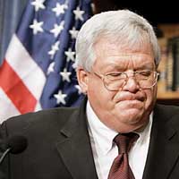 US House leader Hastert rose with a friendly consensus-driven style