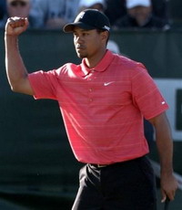 Tiger Woods's teacher helps students at International Junior Golf Academy