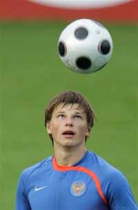 Russians begin to name their babies after footballers Andrei Arshavin and Roman Pavlyuchenko