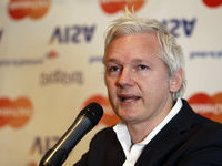 Julian Assange willing to help Edward Snowden. 50478.jpeg