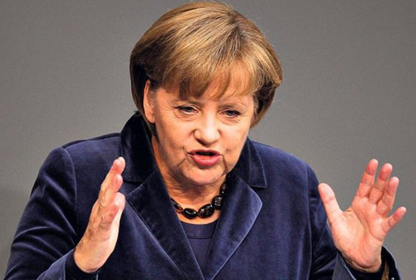 Russia wants Germany to pay trillions for attacking USSR in 1941. German Chancellor Angela Merkel