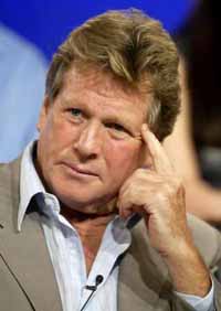 Attorneys point fingers in fight between Ryan O'Neal and son Griffin