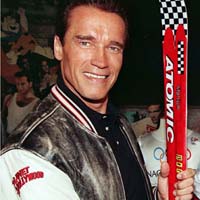 Schwarzenegger breaks his leg while skiing