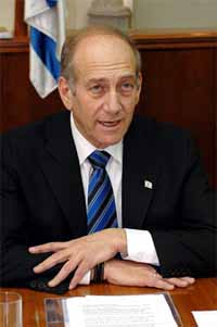Olmert asks Britain to protect Israeli officers from war crimes charges