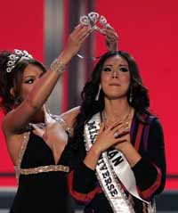 Miss Japan crowned Miss Universe 2007