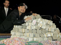 Psychologist wins 8.25 million dollars at World Series of Poker