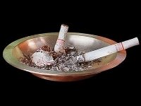 WHO urges ban on smoking in public places