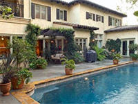 Russian farmer to buy Britney Spears mansion in Beverley Hills
