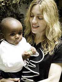 Madonna arrives in Malawi but has no adoption plans