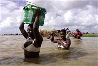 Thousands evacuated from flooded Mozambique