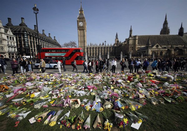 Latest on London: 7 killed in terrorist attack - Turin 1.500 hurt in firecracker scare. 60617.jpeg