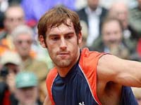 Ginepri, last U.S. man at French Open, loses in first round