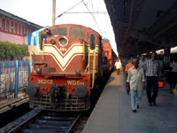 Bomb blast in Indian train kills five passengers