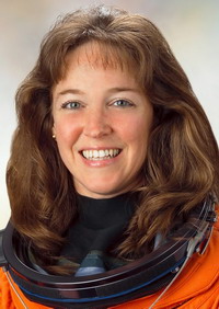 Astronaut Lisa Nowak uses temporary insanity defense in rival case
