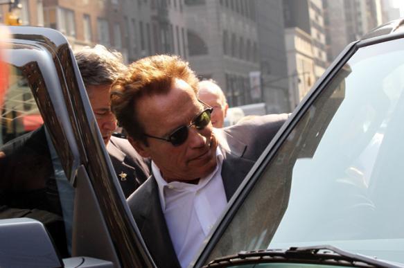 Arnold Schwarzenegger receives fully electric Mercedes-Benz G-Wagen. 59659.jpeg