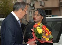 Flowers and challenges for Condoleezza Rice in Moscow