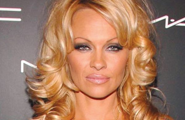 Pamela Anderson wants Putin to save whales. Pamela Anderson