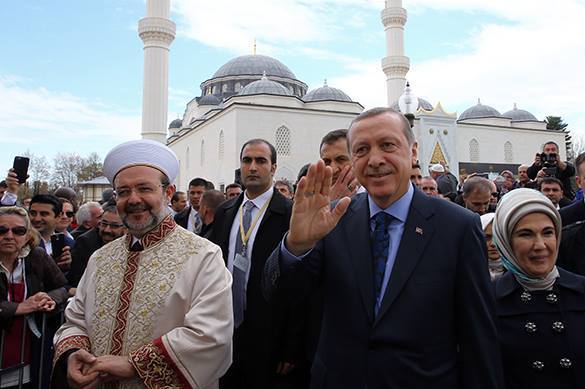 Turkish President Erdogan announces support for Azerbaijan in Karabakh war. 57702.jpeg