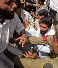 Indian police arrest six men suspected in bombings