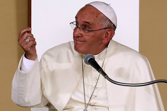 The Pope drinks tea with illegal coca leaves. Pope Francis