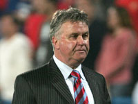Guus Hiddink may take over vacant England manager's position