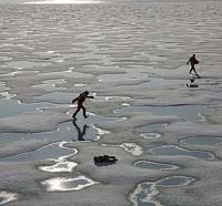 Slowdown in Polar Ice Thawing