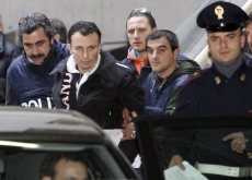 Naples police arrest 17 people