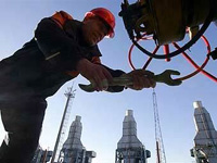 Belarus Halts Gas Transit to Europe After Moscow Cuts Gas Supplies to Belarus