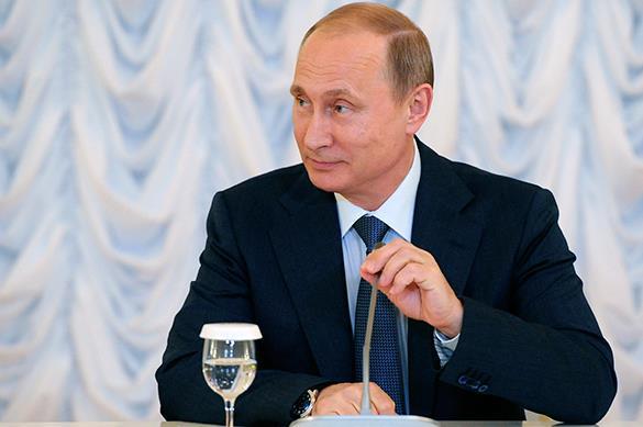 Formula One CEO offers Putin to run Europe. Vladimir Putin