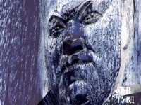 Boris Yeltsin's monument desecrated with blue paint in Russia. 47822.jpeg