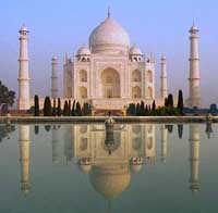 Pollution turning famed Taj Mahal yellow